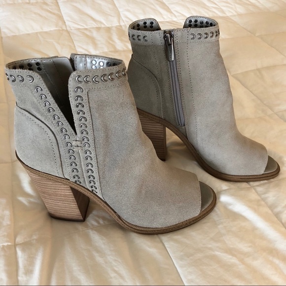 Vince Camuto Shoes - Vince Camuto - Kemelly Leather Peep Toe Booties